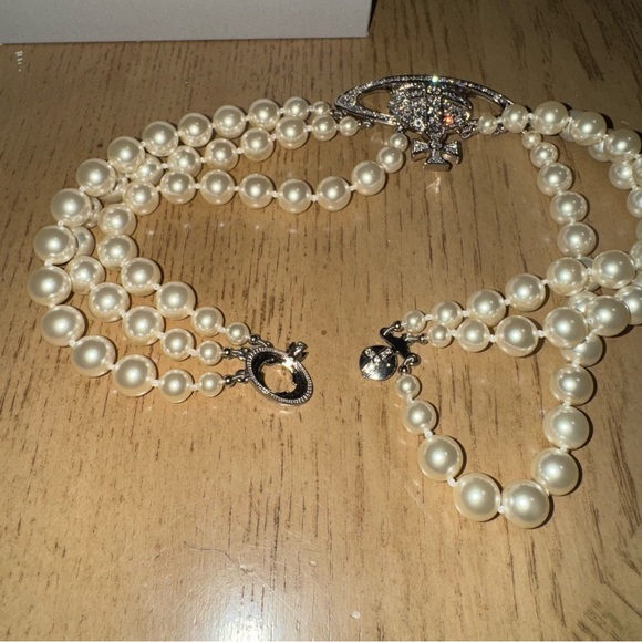Vivienne Westwood Three Row Pearl Pearls Bas Relief Choker Cream White Necklace - Picture 7 of 17